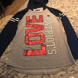 Patriots lightweight hooded sweatshirt XS 12/14